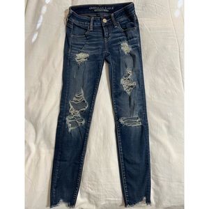 American Eagle womens distressed super low jeggings size 2 short